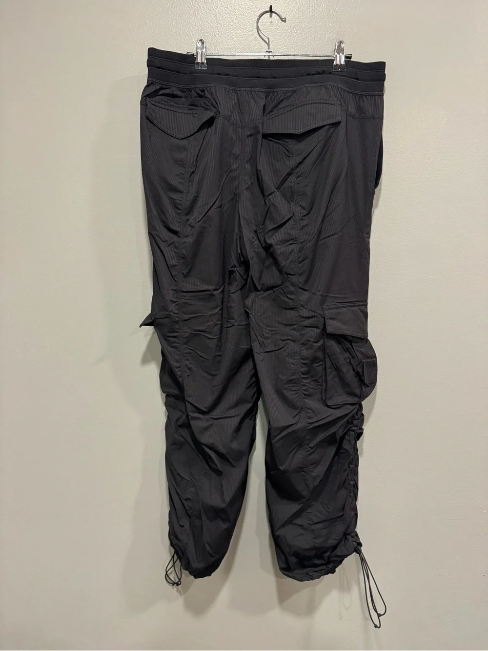 Lululemon Dance Studio Relaxed-Fit Mid-Rise Cargo Pant in Black Size Large